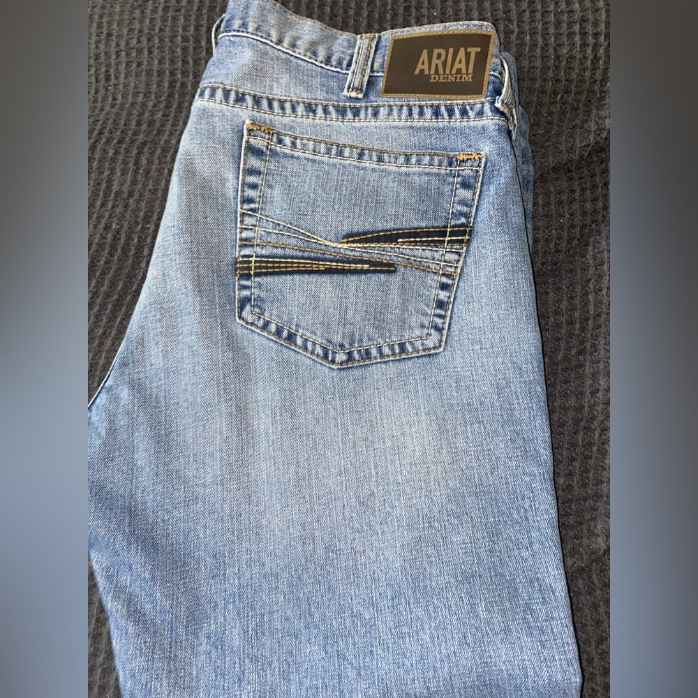 Ariat Mens Light wash Slim Straight Fit Jeans 38 waist